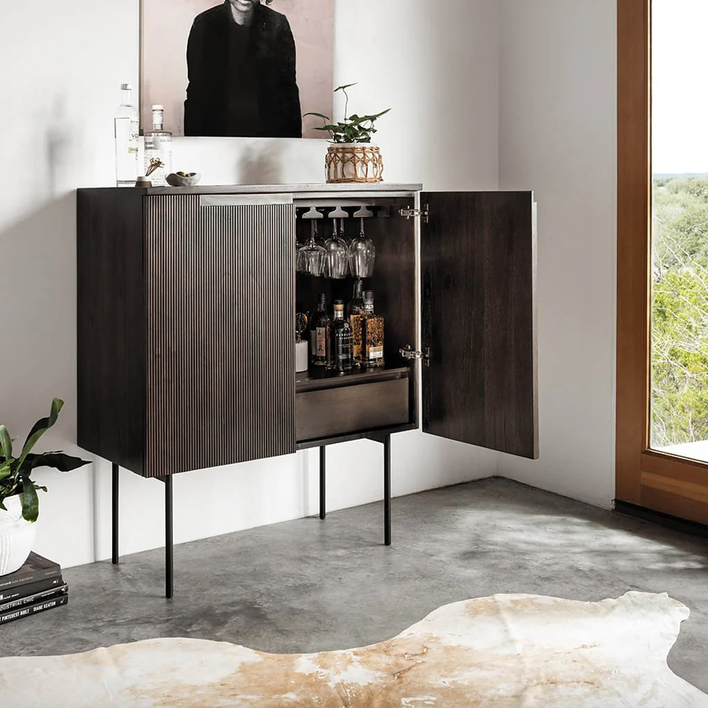 Harland Modern Cowhide Rug - Natural Brown - Image 4